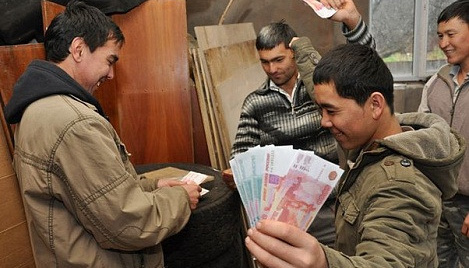 У Росії хочуть підвищити мита для мігрантів та запровадити для декотрих пільги - розвідка