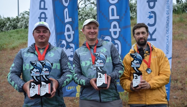 «Спіймав-відпусти»: як на Русанівському каналі проводили чемпіонат області з лову риби