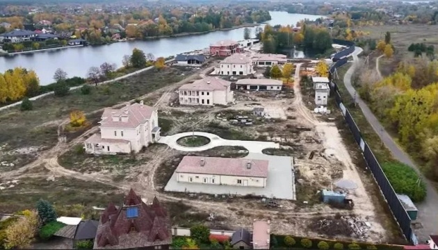 Відмивання ₴460 мільйонів на елітних котеджах під Києвом: підозри отримали єксвіцепрем'єр і ще п’ятеро осіб