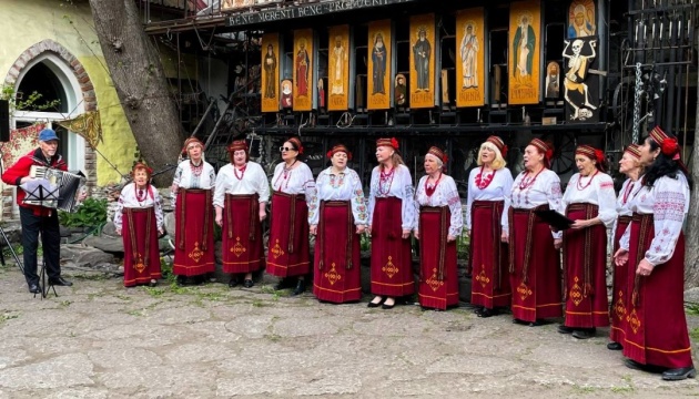 В Естонії громада відзначила День матері благодійним збором на потреби жінок-військових