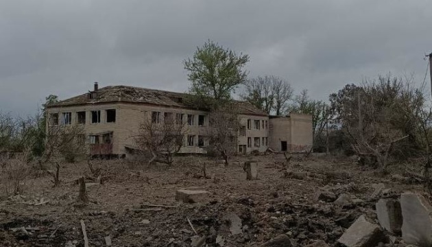 Війська РФ завдали удару по Шевченковому на Харківщині, двоє поранених