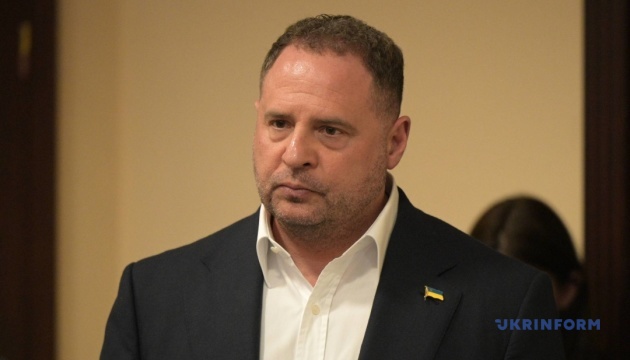 Адвокат Єрмака попросив відкласти засідання, бо захист не встиг ознайомитися з матеріалами справи