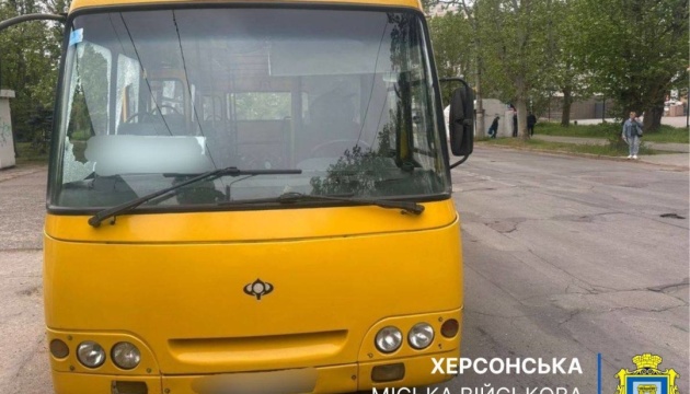 Drone strike on minibus in Kherson: Injury toll climbs to nine