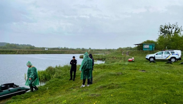 На Рівненщині вже тиждень шукають підлітка - залучили водолазів, працюють дрони
