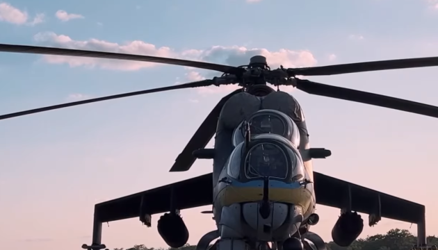 На телеекрани виходить фільм «Сталеві птахи» про пілотів, які прорвали блокаду Маріуполя 