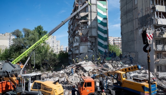 Zelensky calls on world to put pressure on Russia following massive attack on May 14 