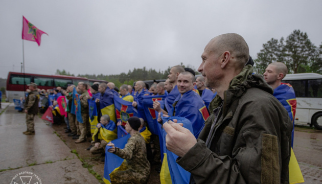 СБУ показала ексклюзивні кадри сьогоднішнього обміну полоненими