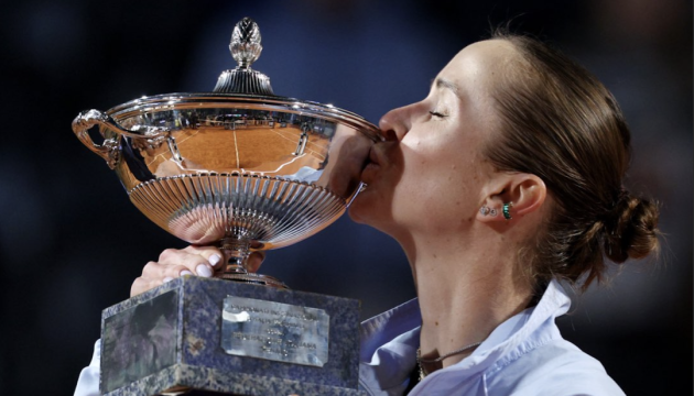 ウクライナのテニス選手スヴィトリナ、８年ぶり３度目の優勝