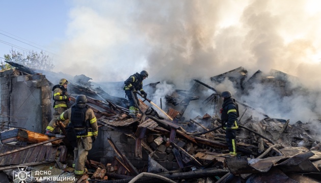 Двоє загиблих, 12 постраждалих: наслідки ударів росіян по Харкову та області