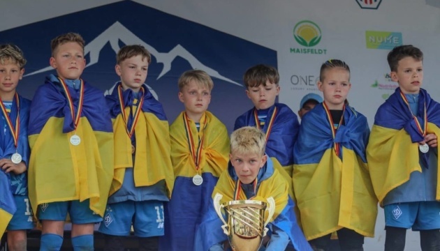 Юні футболісти київського «Динамо» - переможці турніру в Румунії