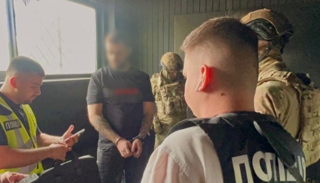 Підприємець обіцяв за $25 тисяч чоловіку оформити фіктивну інвалідність - поліція