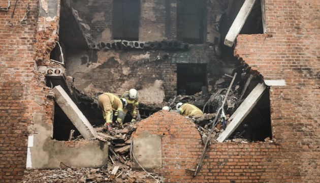 У Конотопі кількість поранених через атаку російських дронів зросла до 11,  є загибла