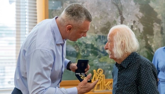 Кличко вручив «Знак пошани» від столиці Івану Марчуку