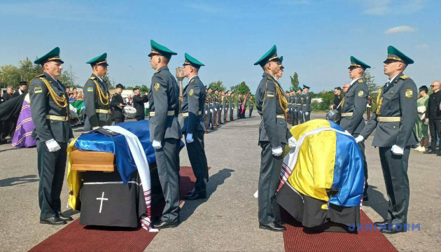 В Україну повернули прах лідера ОУН Андрія Мельника та його дружини / Фото: Тетяна Когутич. Укрінформ