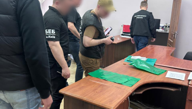 Неякісні сухпайки для ЗСУ: учасникам схеми розкрадання понад 71 мільйона оголосили підозри