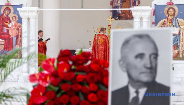 Домовини лідера ОУН Мельника та його дружини виставили для вшанування у соборі Києва