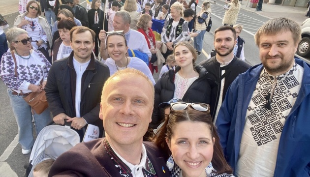 У Торонто пройшов найдовший у світі марш у вишиванках