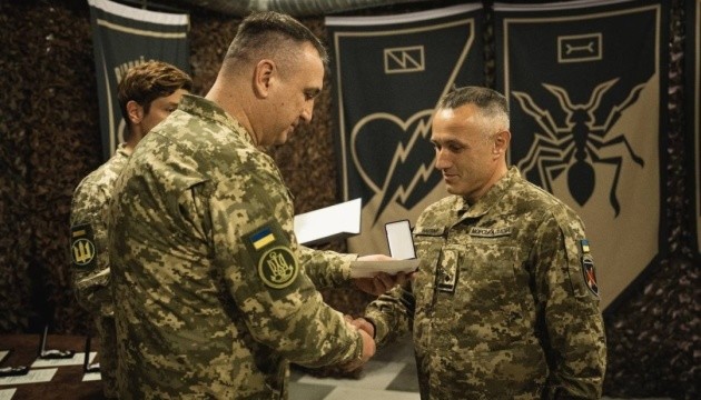 Неїжпапа нагородив морських піхотинців з нагоди професійного свята