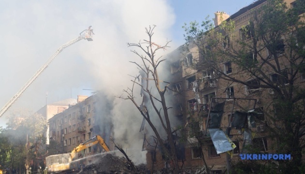 Aumenta a tres el número de muertos en el ataque ruso a Kyiv el 24 de mayo