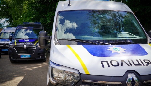 Поліція Сумщини отримала три пересувні криміналістичні лабораторії