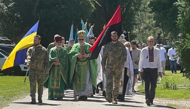 У Великій Британії в оселі СУМ «Тарасівка» вшанували пам’ять українських Героїв