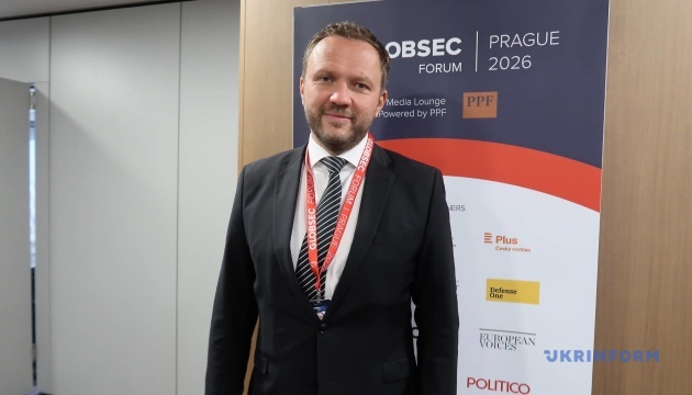 Estonian Foreign Minister Margus Tsahkna emphasized that Ukraine should persist in its strikes against Russian military targets deep with...