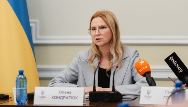 La Russie détient environ 7 000 militaires ukrainiens en captivité, 95 % d'entre eux sont soumis à la torture
