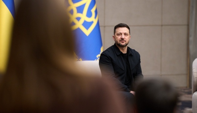 Zelensky greets Tsikhanouskaya, Budapest mayor at Summit of Cities and Regions