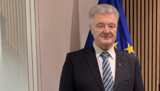 Poroshenko says he held face-to-face meeting with Zelensky