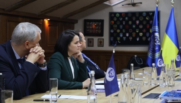 Tsikhanouskaya speaks with Belarusian prisoners of war who fought on side of Russia