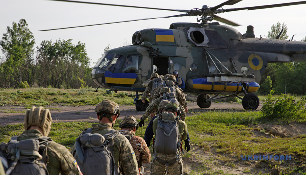 Airborne Forces explain how they train soldiers for parachute jumps