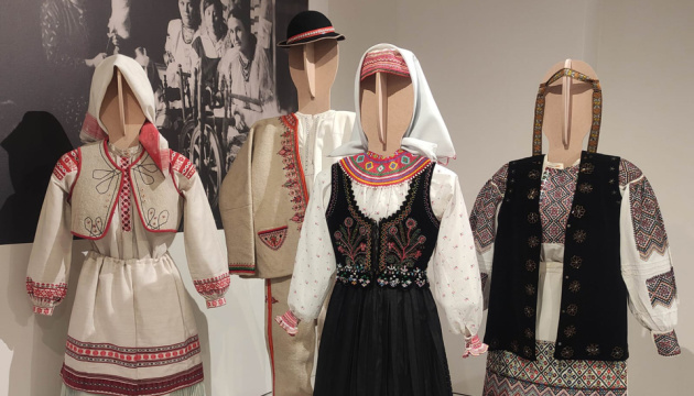 У столиці Словенії відкрилася виставка українського народного строю