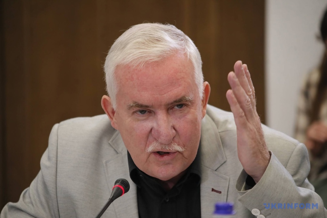  Олександр Богомолов