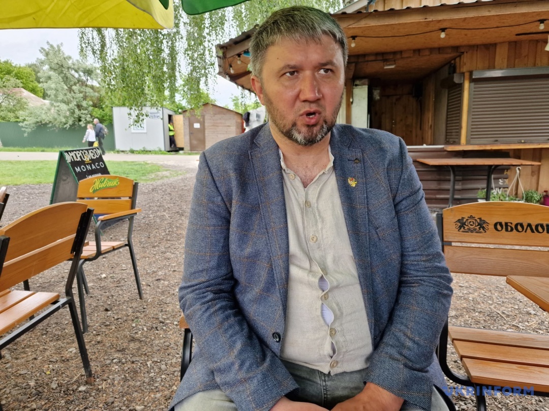 Роман Власенко