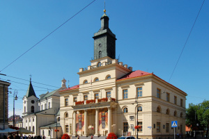 У Любліні з ратуші прибрали прапор України після того, як підрозділ ССО назвали на честь Героїв УПА