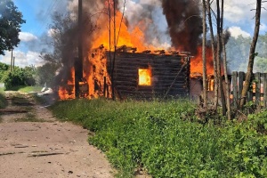 Росіяни атакували дронами Чернігів та область - пошкоджені будинки,  важко поранений підліток