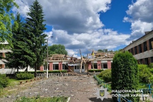 Війська РФ за добу 33 рази обстріляли Чернігівщину, пошкоджені ліцей та підприємство