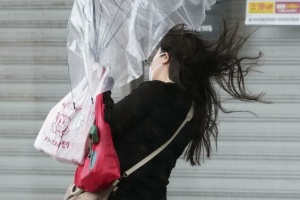 В Японії вирує тайфун Чанмі, є постраждалі