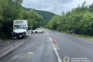 На Закарпатті внаслідок ДТП загинув неповнолітній, ще троє - травмовані