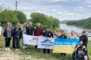 Під вітрилами по Дністру: для поранених ветеранів організували подорож