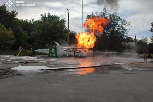 Ворог завдав повторного удару по рятувальниках під час ліквідації пожежі на Запоріжжі