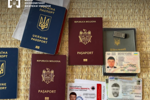 В Україні викрили масштабне виробництво фальшивих паспортів і дипломів