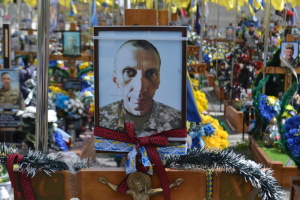 Вшануй: сирітська могила загиблого Героя