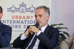 Мер Парижа планує відвідати Київ