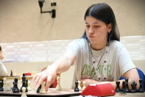 Українка Гнатишиш лідирує перед останнім туром ЧЄ-2026 з шахів