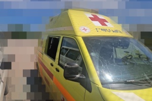 Russian drone strikes Ukrainian Red Cross vehicles, one employee injured