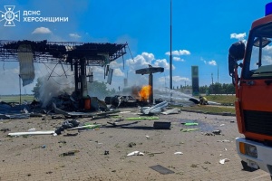 Російський дрон атакував АЗС на Херсонщині - одна людина загинула, 11 поранені