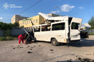 Росіяни атакували дроном передмістя Запоріжжя, загинув водій маршрутки