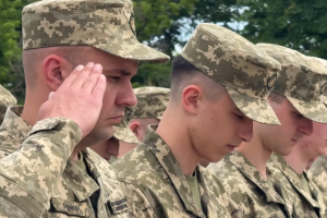 Герої невидимого фронту: на Алеї захисників відкрили знак Держспецзв’язку