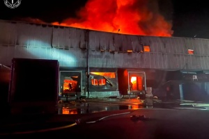 Росіяни вдарили дроном по елеватору у Великому Бурлуку на Харківщині, є поранені